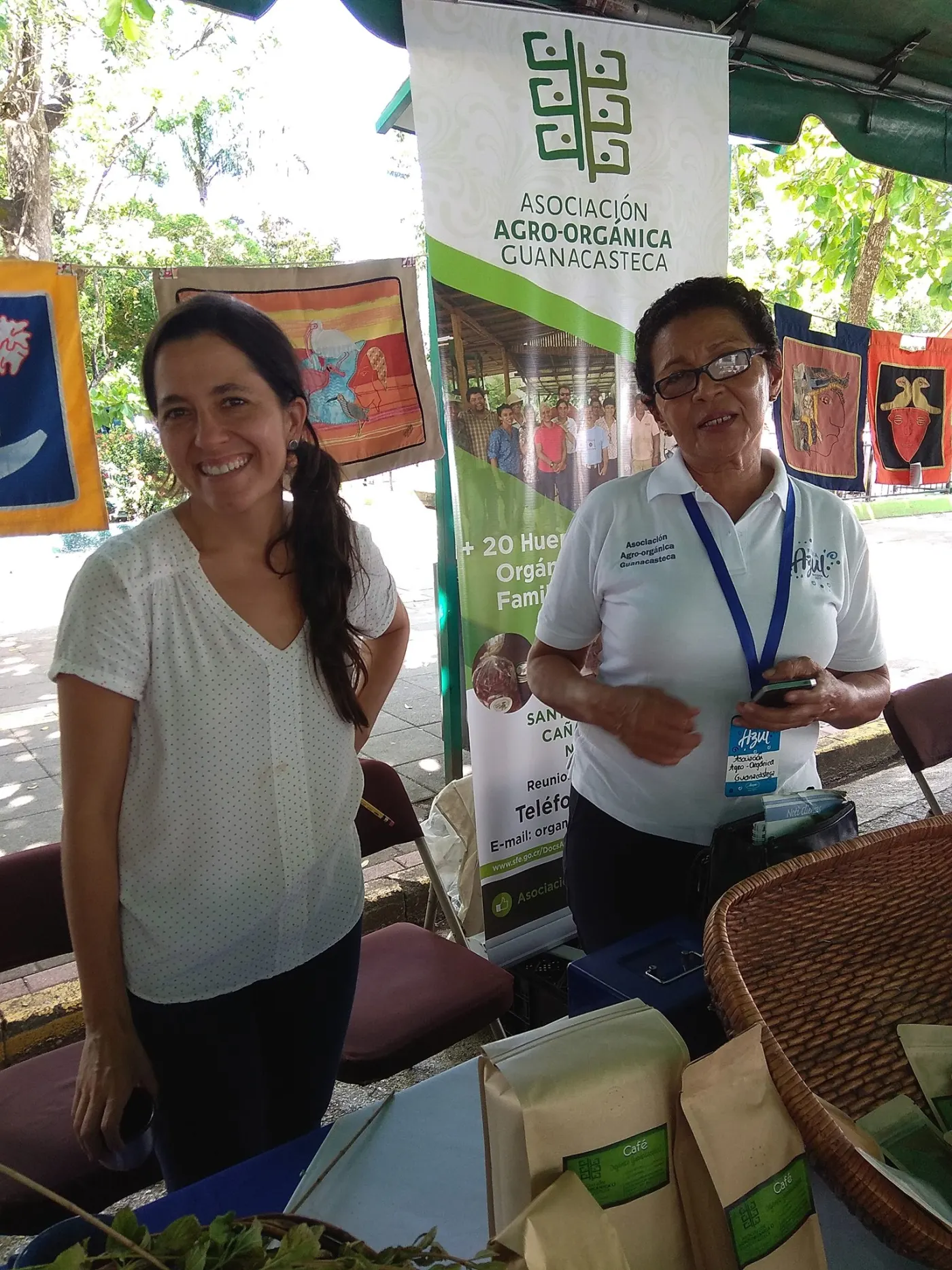 Stand de la Asociación Agro-Orgánica Guanacasteca en una feria
