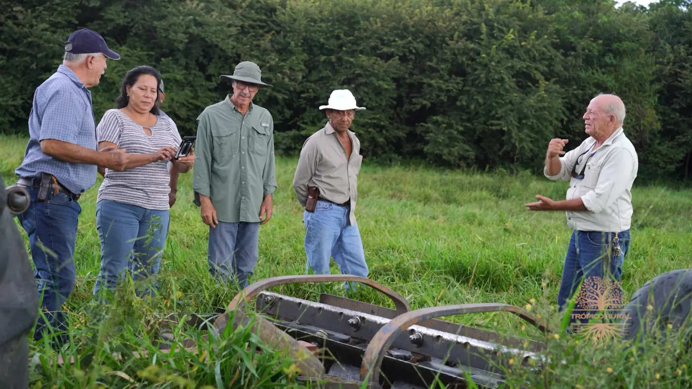 Recorrido técnico en campo con productores