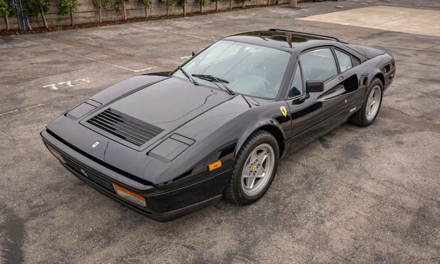 Ferrari negro del inventario